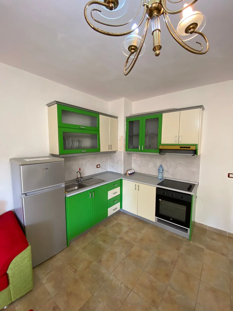 1+1 Apartment on the 3rd Floor, Golem