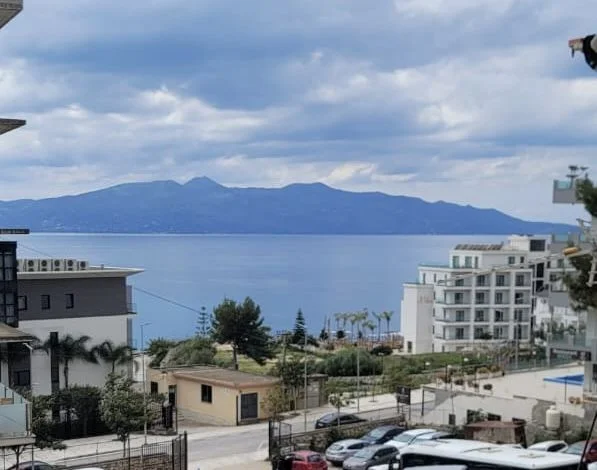 Appartamento 1+1 con vista sul mare a Sarandë