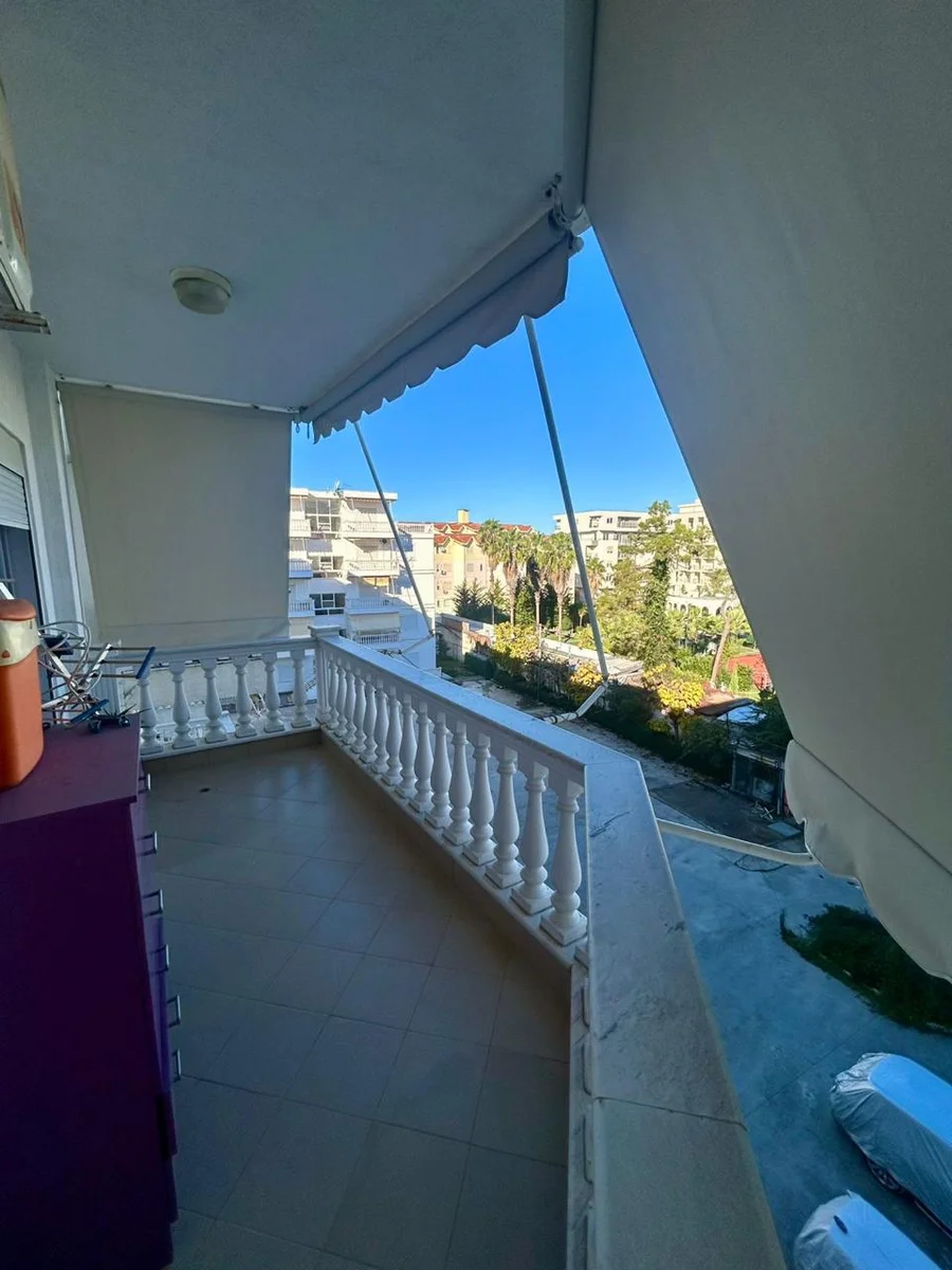 1+1 Apartment on the 4th Floor, Golem