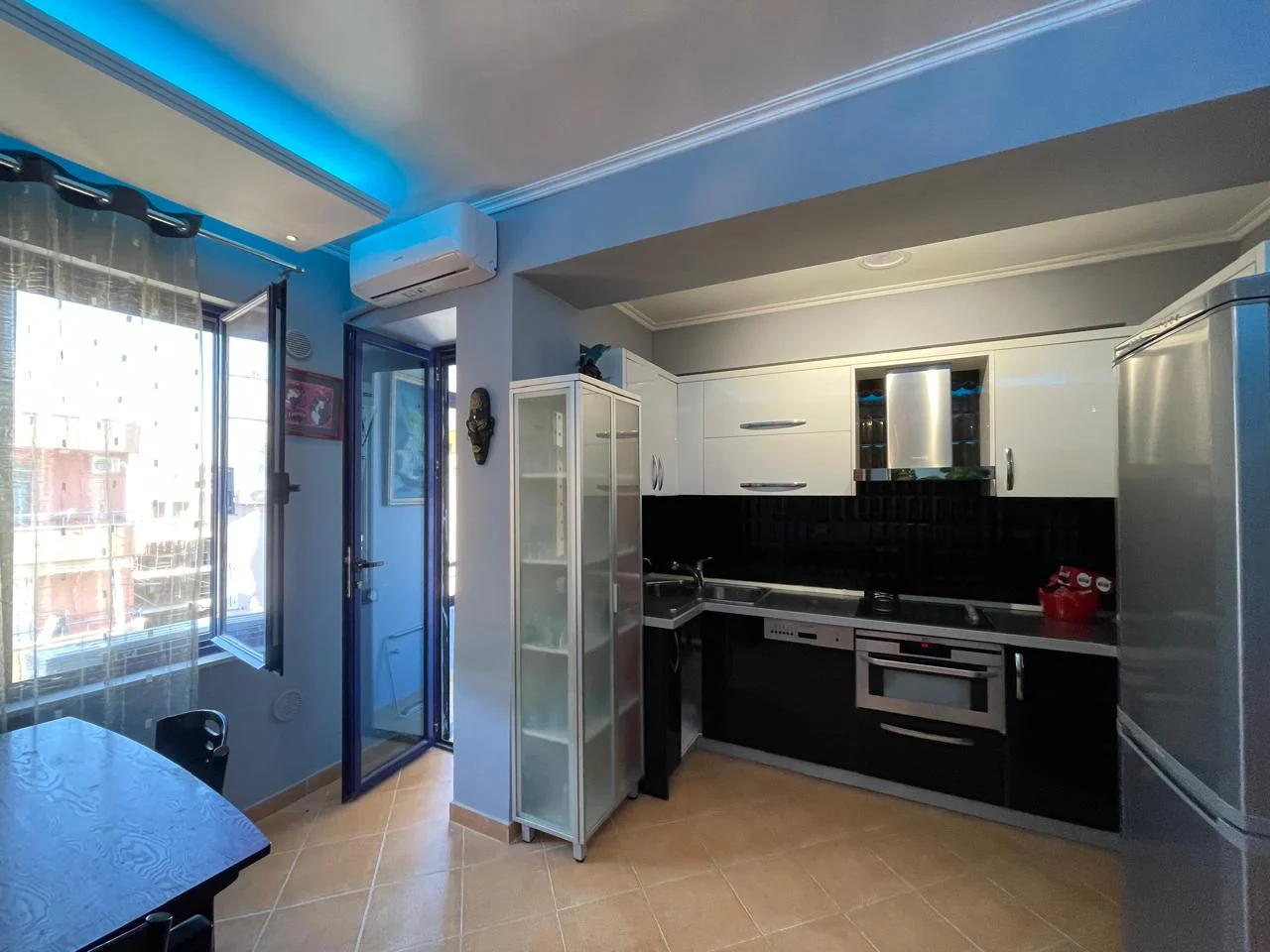 1+1 Apartment on the 5th Floor, Golem