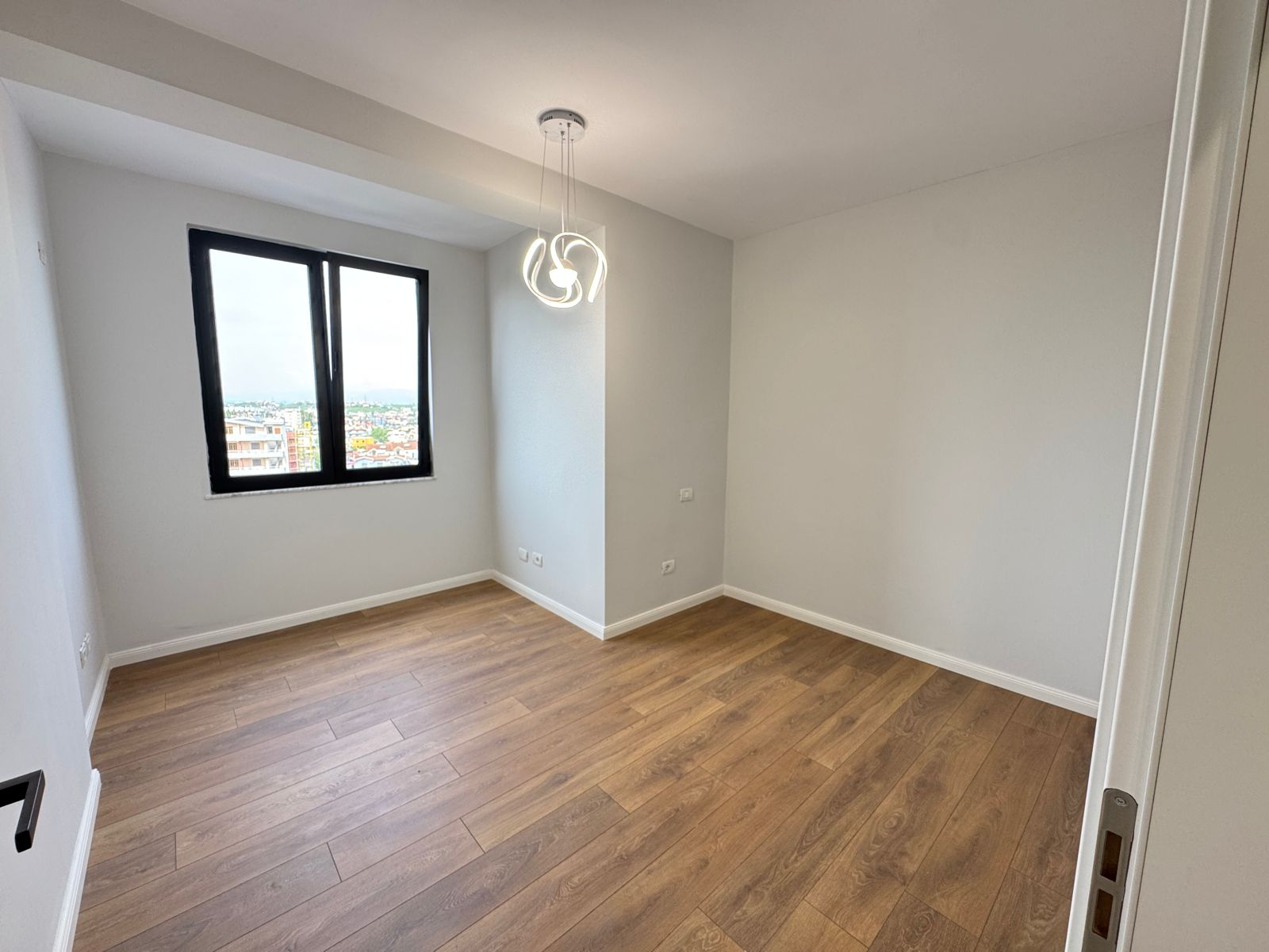 Renovated 2+1 Apartment, Durrës Beach